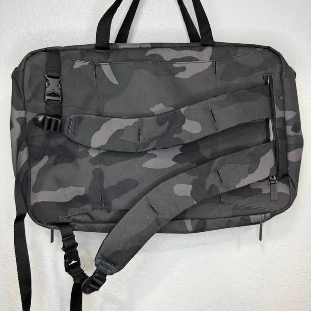 Herschel Supply Large Camo Gibson Messenger Bag 22L Trolley Sleeve Padded Laptop